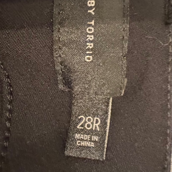 Studio by Torrid black trouser A-line flare pants – size 28R - Picture 6 of 10